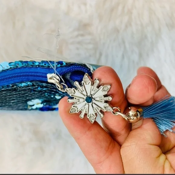 Frozen II Blue and Silver Sequin Pencil Case NWT - Picture 5 of 5